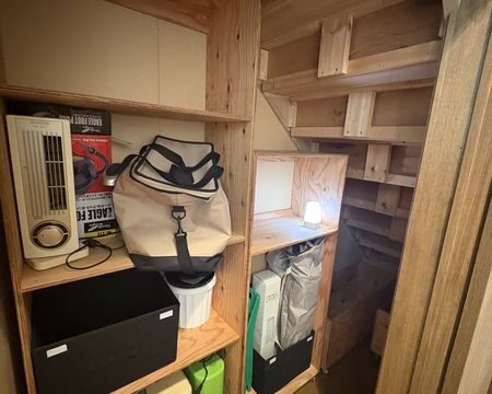 友人の階段下収納13