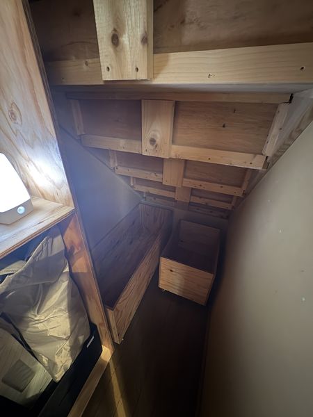 友人の階段下収納14