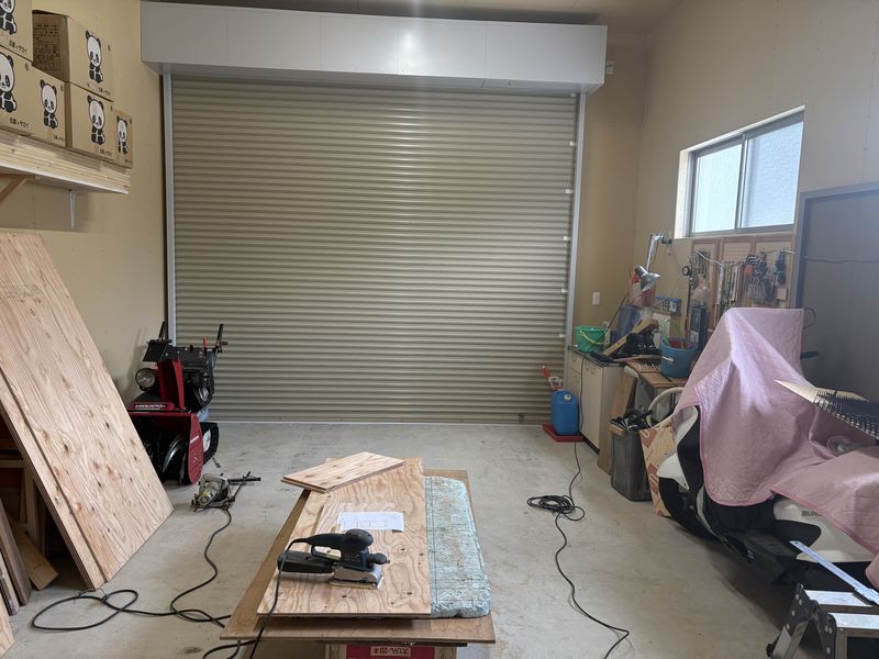 友人の階段下収納2