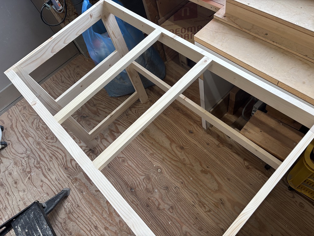 洗面台横のカウンター作り12